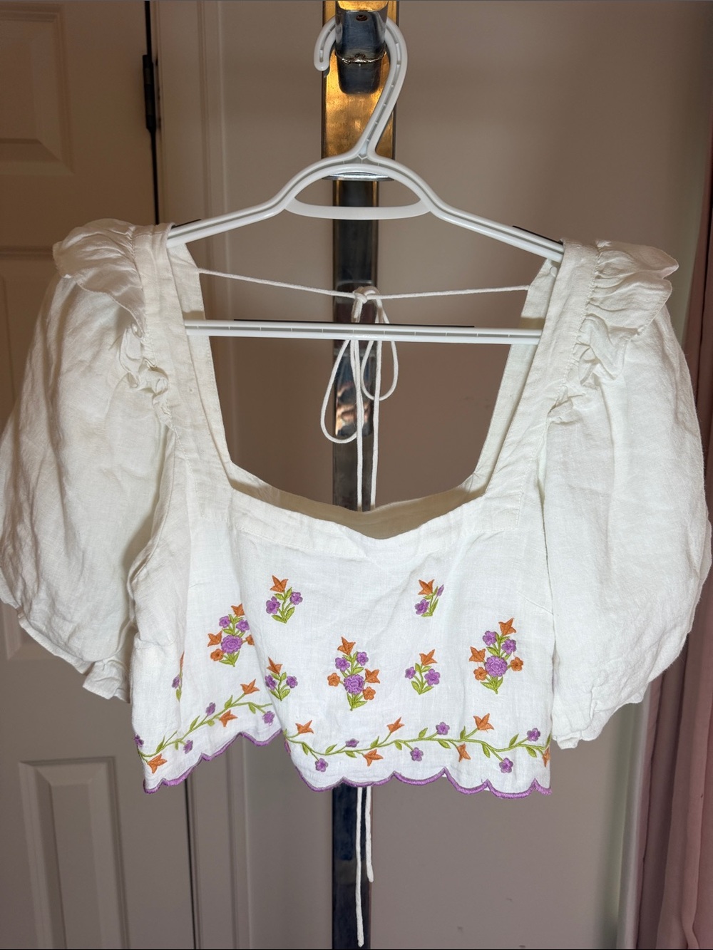 MAJORELLE White Embroidered Puff-Sleeve Square-Neck Crop Top